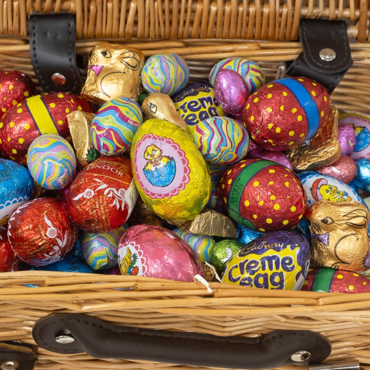 Easter Egg Wicker Hamper (100 Eggs)